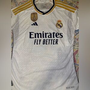 I want to sell this jersey because I’m planing to buy another one.